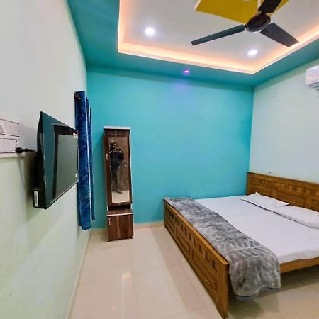 Utsav Lodge And Mangal Bhavan Pipariā Eksteriør billede