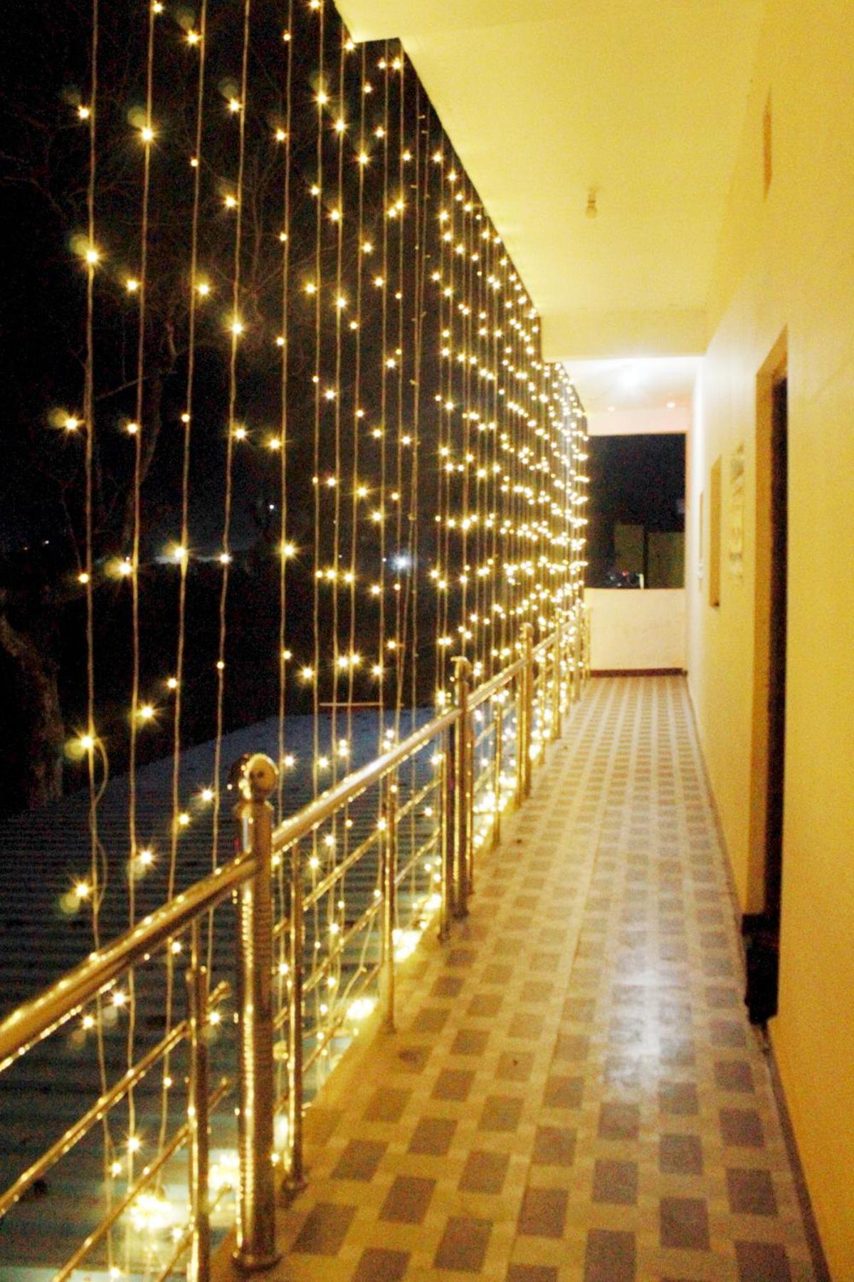 Utsav Lodge And Mangal Bhavan Pipariā Eksteriør billede
